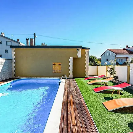 Сasa de vacaciones Cozy In With Sauna Zadar